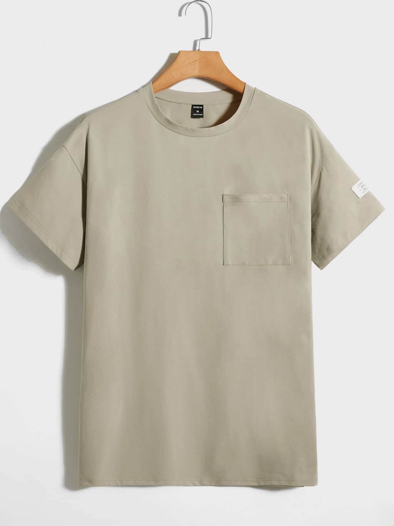 SHEIN Men Patched Pocket Drop Shoulder Tee technoparrot